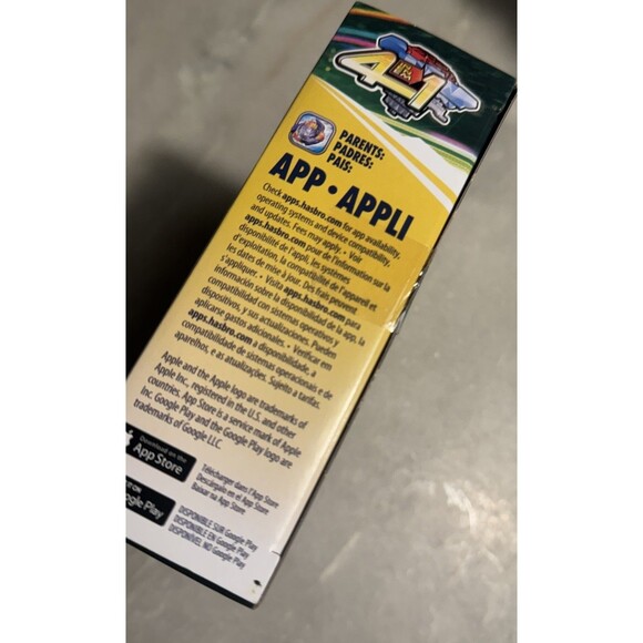 NEW  Beyblade Burst QuadDrive Cyclone Fury String Launcher &  Roktavor R7 - Picture 4 of 4